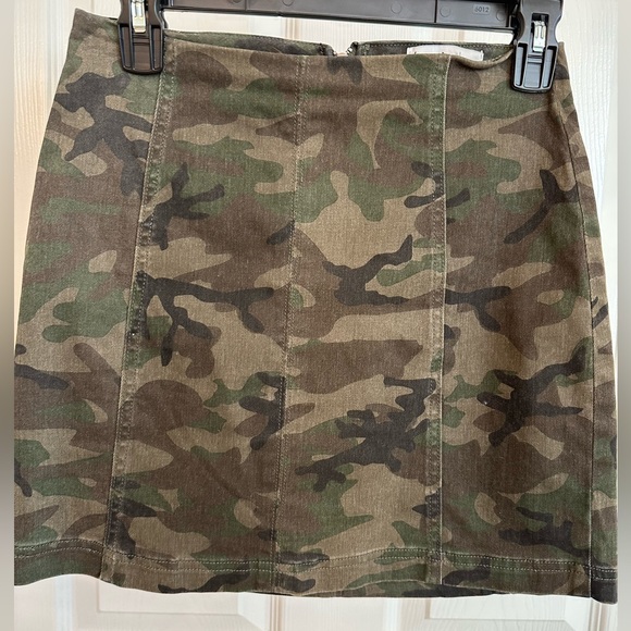 Army pattern mini skirt - Picture 3 of 3